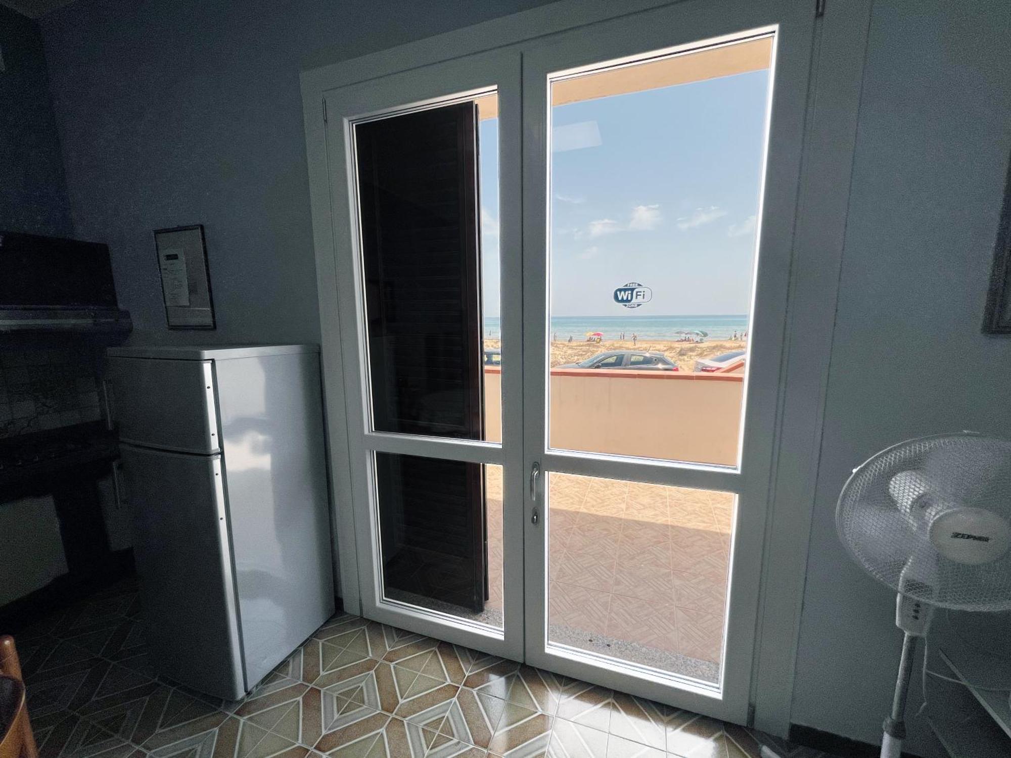 Frontemare Apartment Tre Fontane Luaran gambar